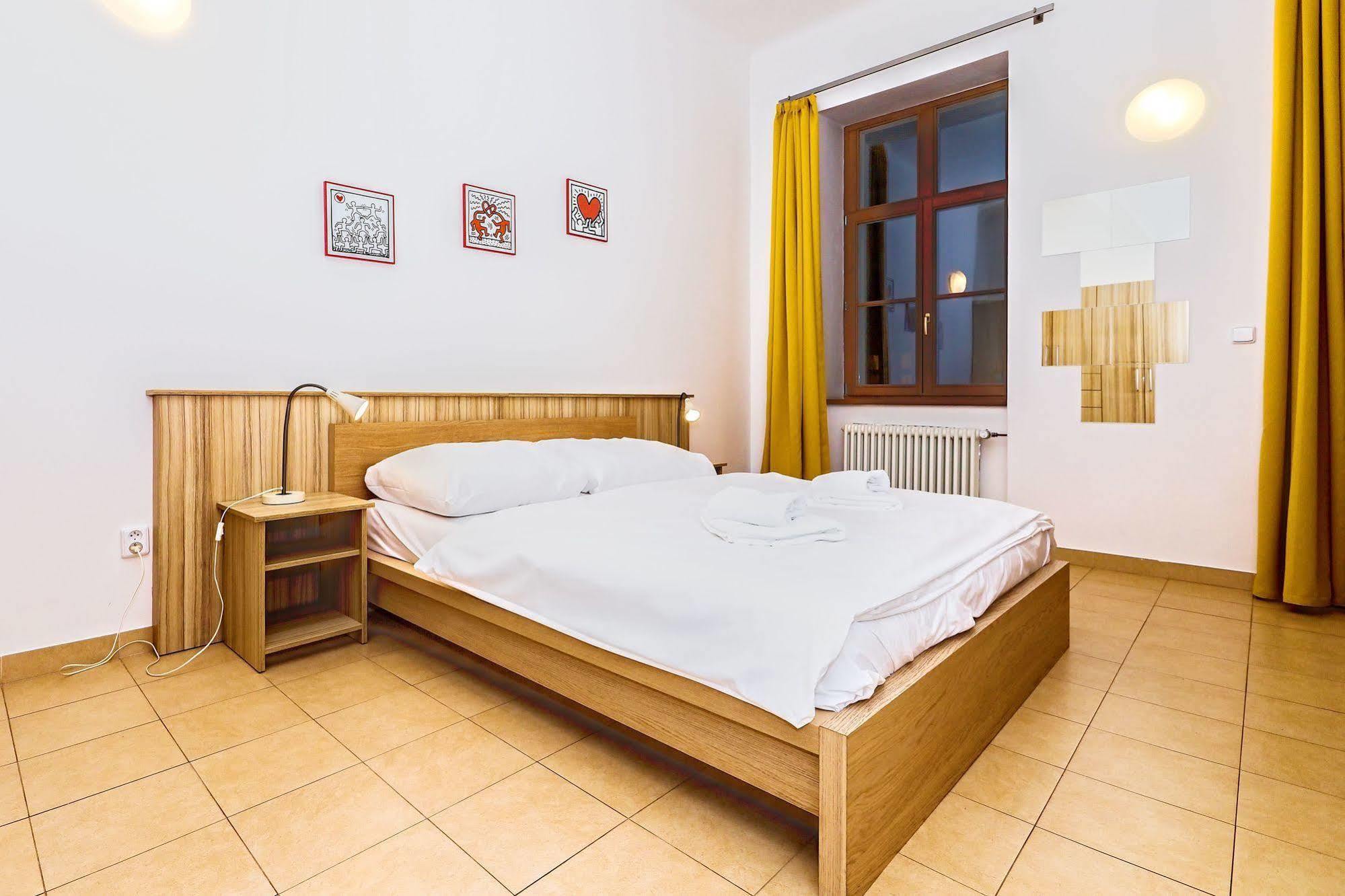Ginosi Elema Apartel Praga Exterior foto
