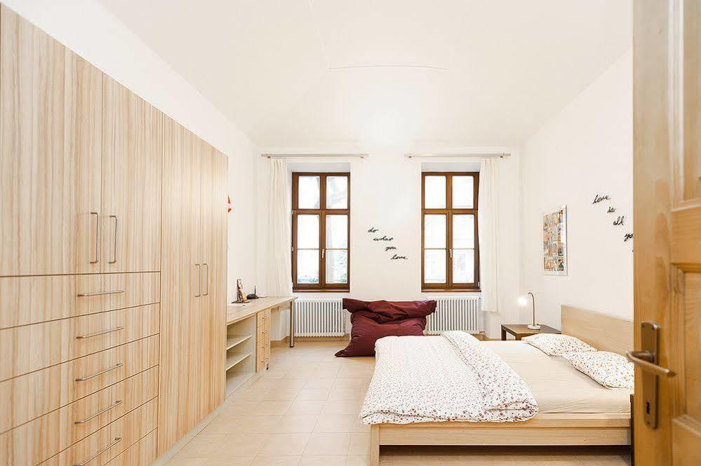 Ginosi Elema Apartel Praga Exterior foto